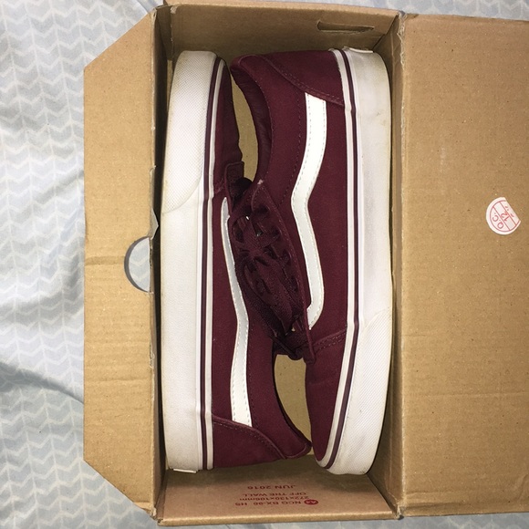 Bargundy vans - Picture 3 of 4